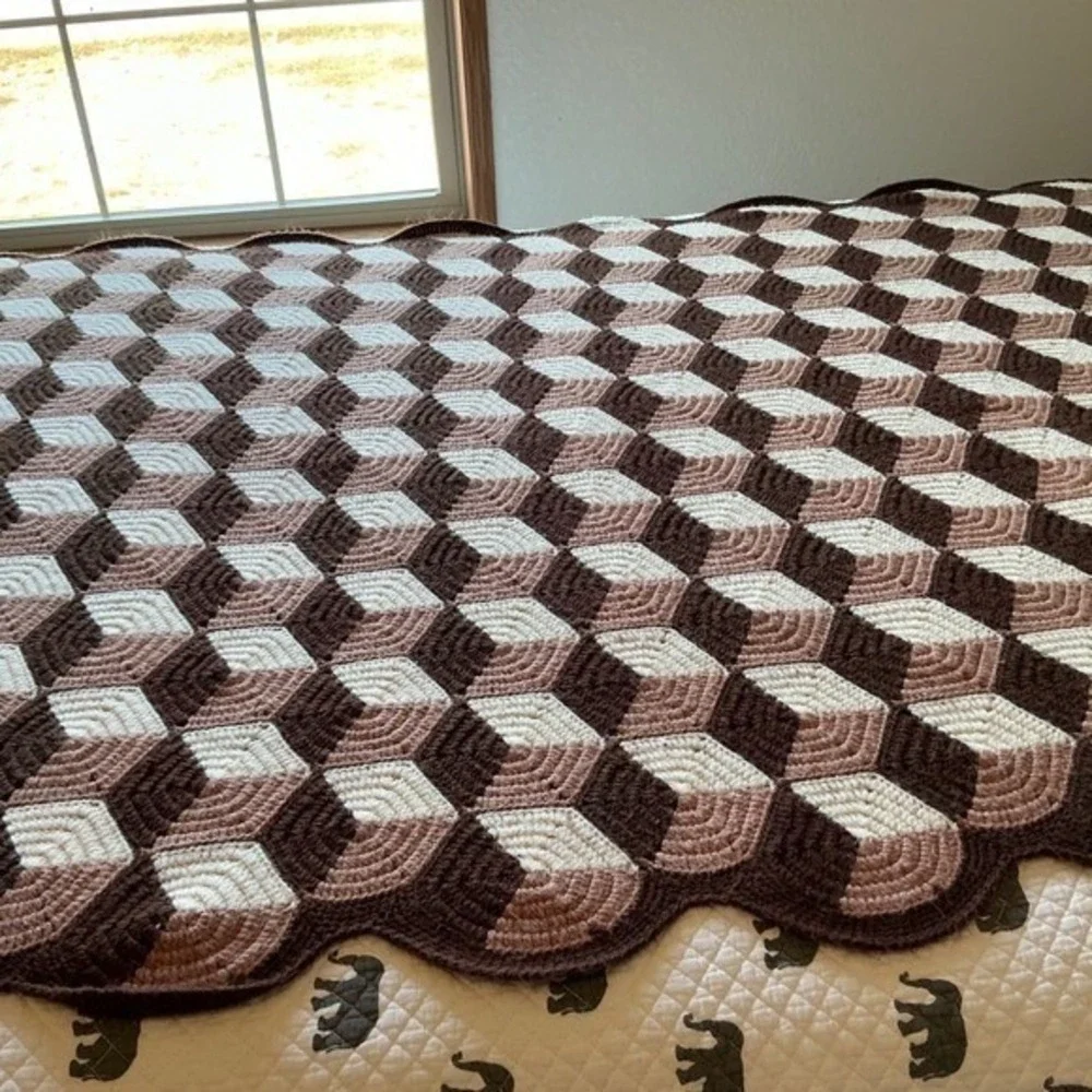 Vintage Handmade Crochet Afghan Blanket Geometric 3D Cube Pattern‎ Brown Tan Wht